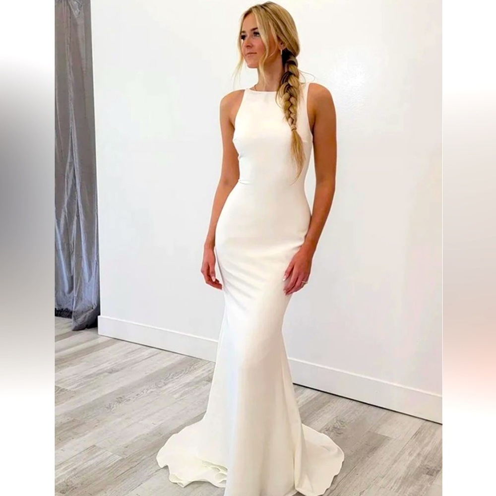 Modern Backless Bateau Neck Wedding Dress